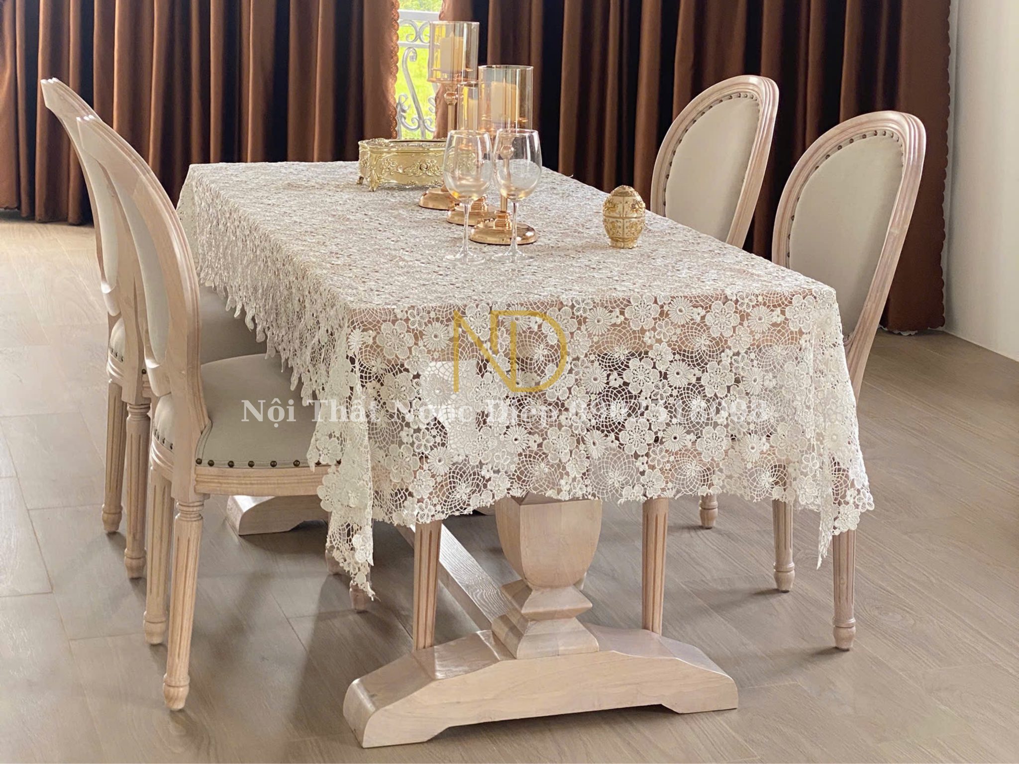 bàn ăn phong cách tân cổ điển giá tốt