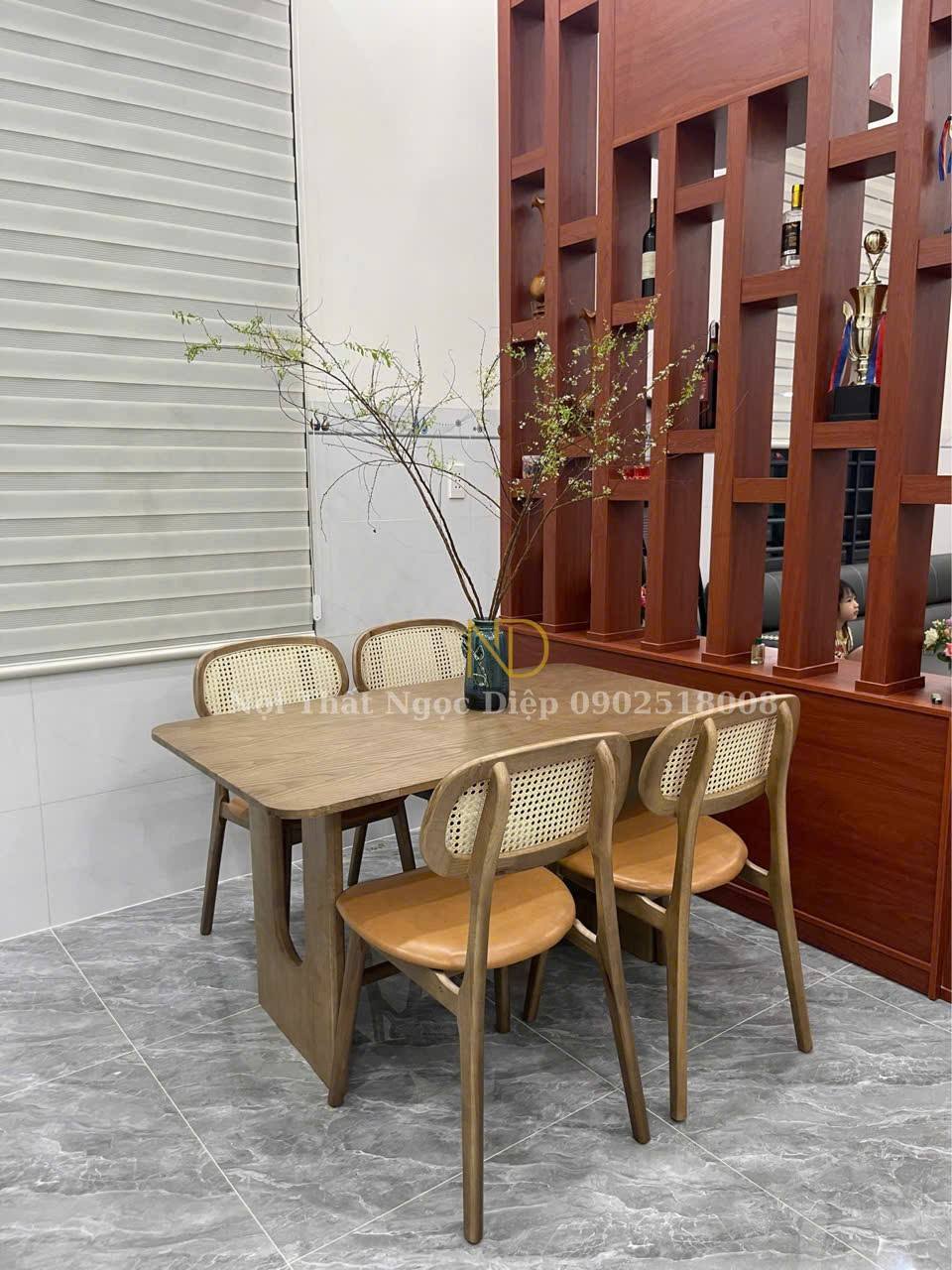 bàn ăn gỗ đẹp sang trọng tại Biên Hòa