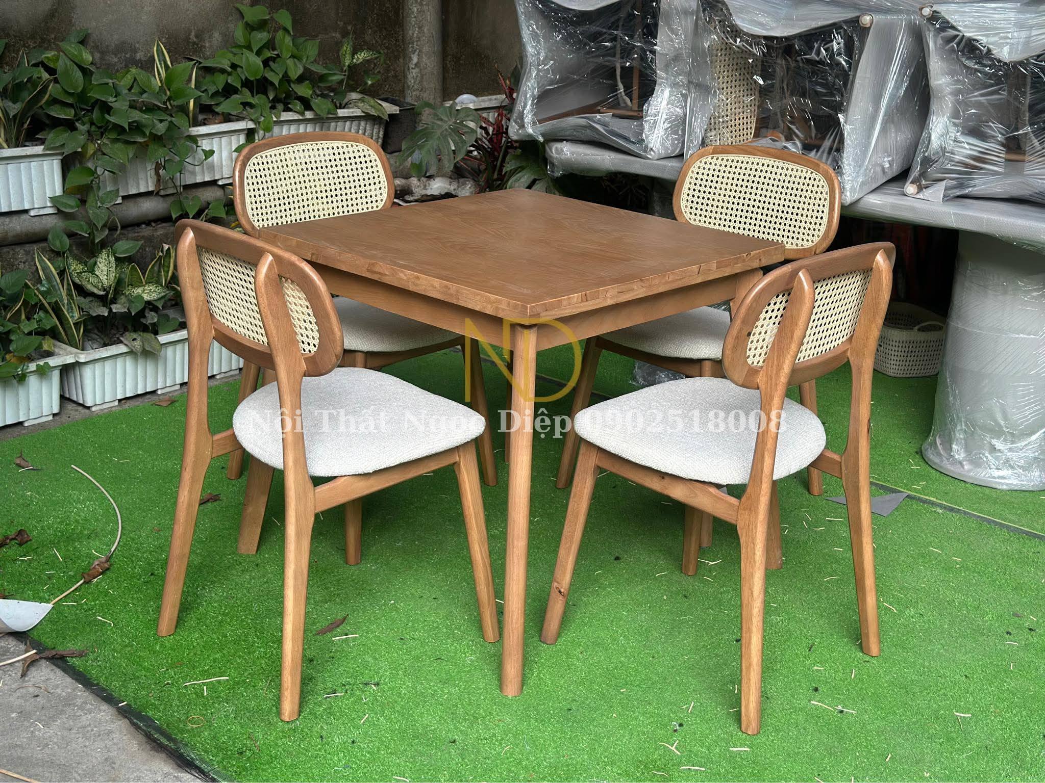 bàn ăn gỗ đẹp sang trọng tại Biên Hòa