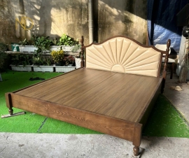 Giường gỗ cao cấp